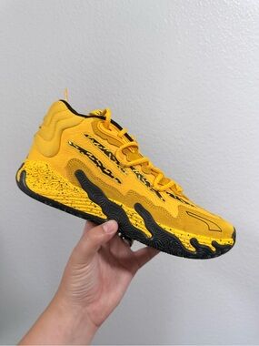 Puma Lamelo ball Porsche yellow shoes